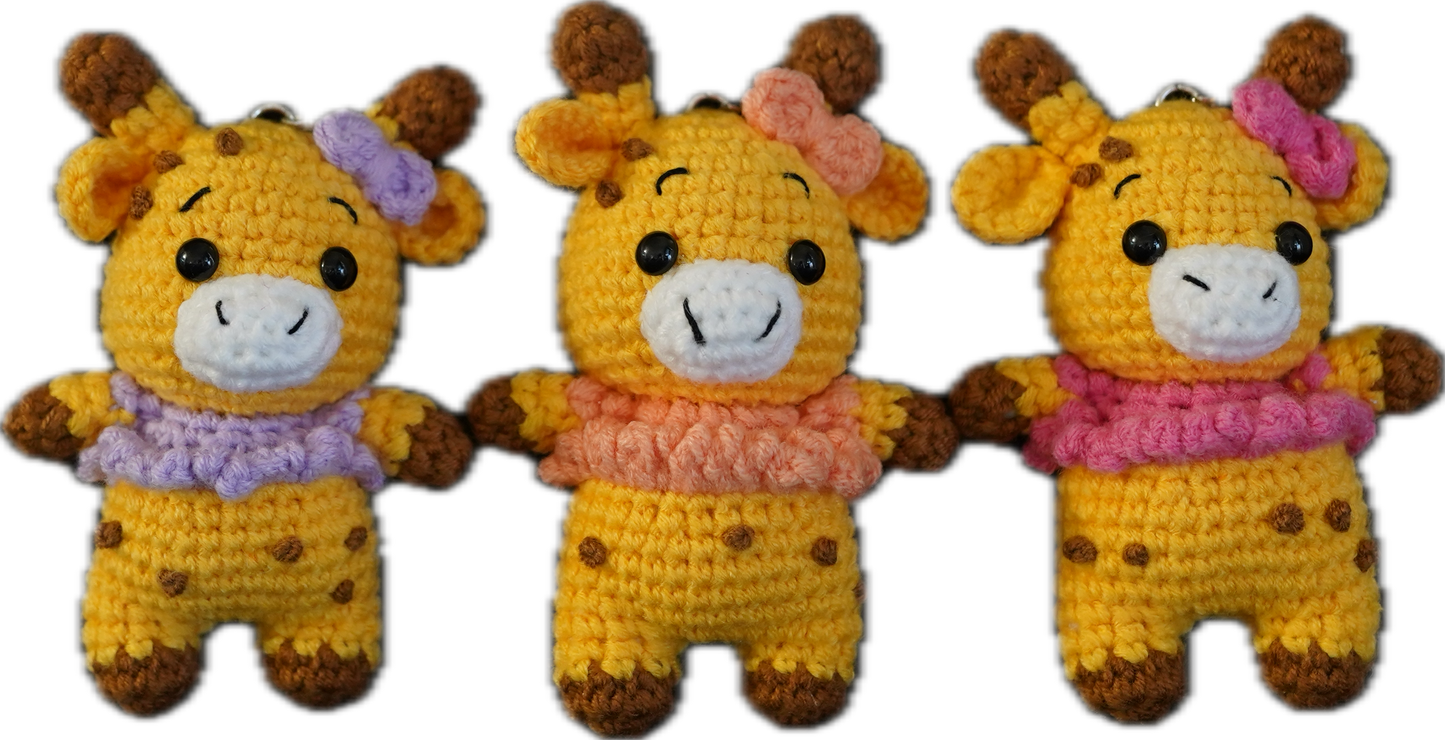 A-013 GIRAFFE WITH BOW CROCHET KEYCHAIN